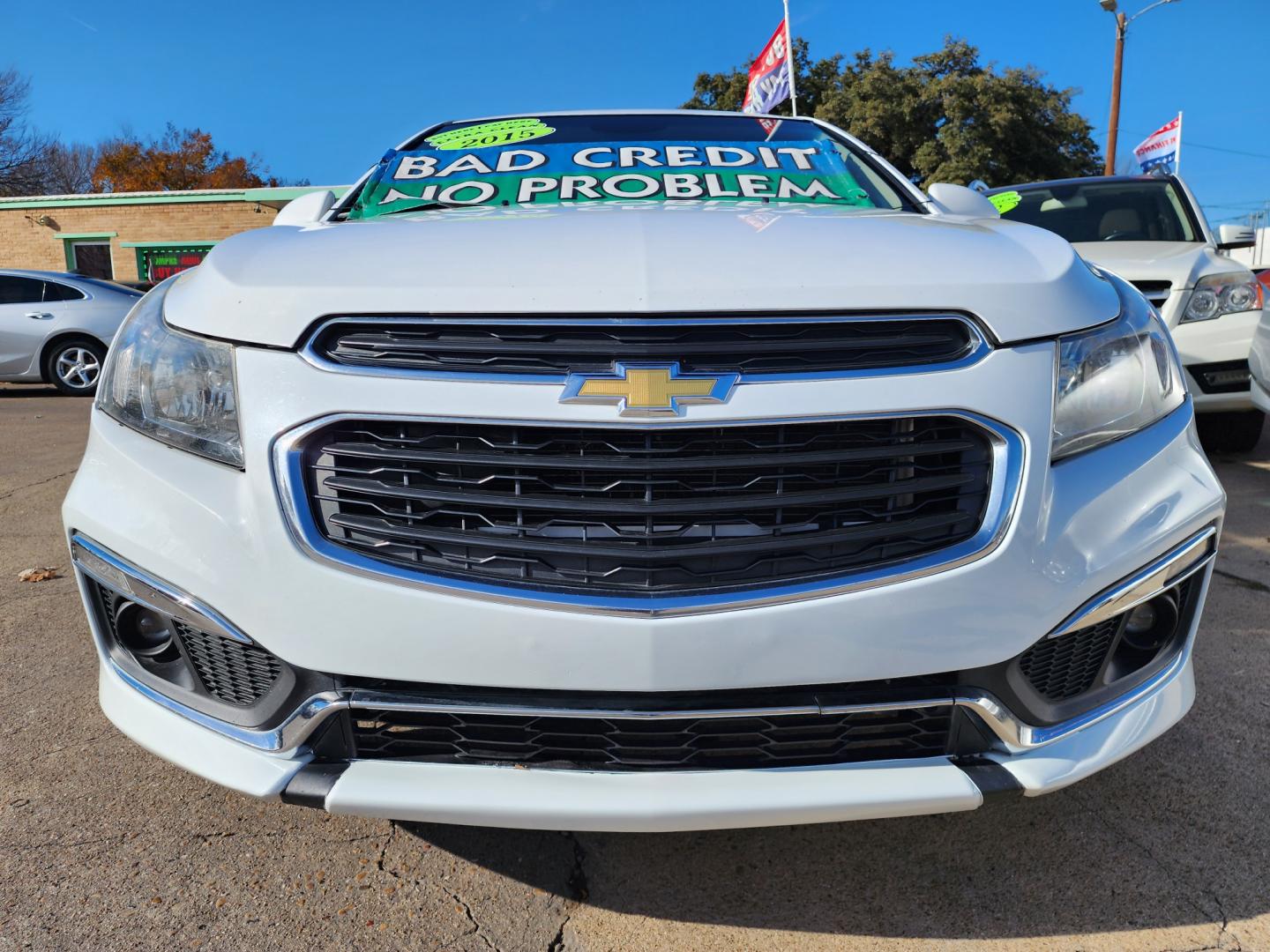 2015 WHITE Chevrolet Cruze LTZ (1G1PG5SB5F7) , AUTO transmission, located at 2660 S.Garland Avenue, Garland, TX, 75041, (469) 298-3118, 32.885551, -96.655602 - Welcome to DallasAutos4Less, one of the Premier BUY HERE PAY HERE Dealers in the North Dallas Area. We specialize in financing to people with NO CREDIT or BAD CREDIT. We need proof of income, proof of residence, and a ID. Come buy your new car from us today!! This is a very well cared for 2015 CH - Photo#9